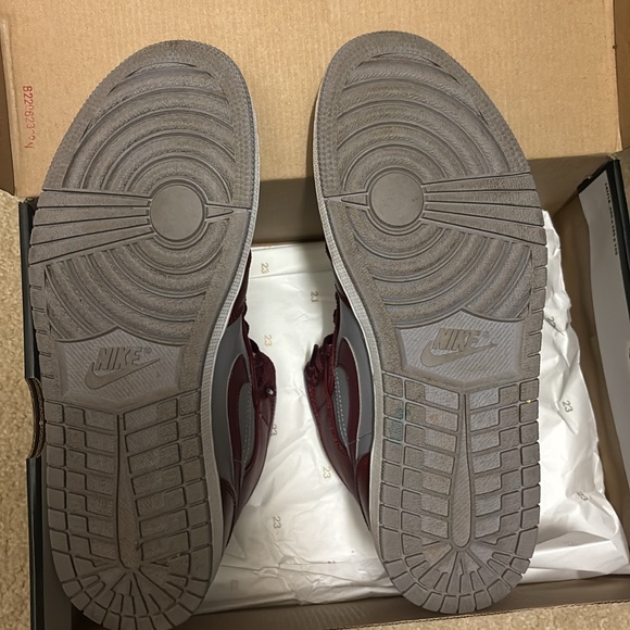 Nike Air Jordan 1 Mid 10.5 (cherrywood red/grey) - Picture 3 of 3